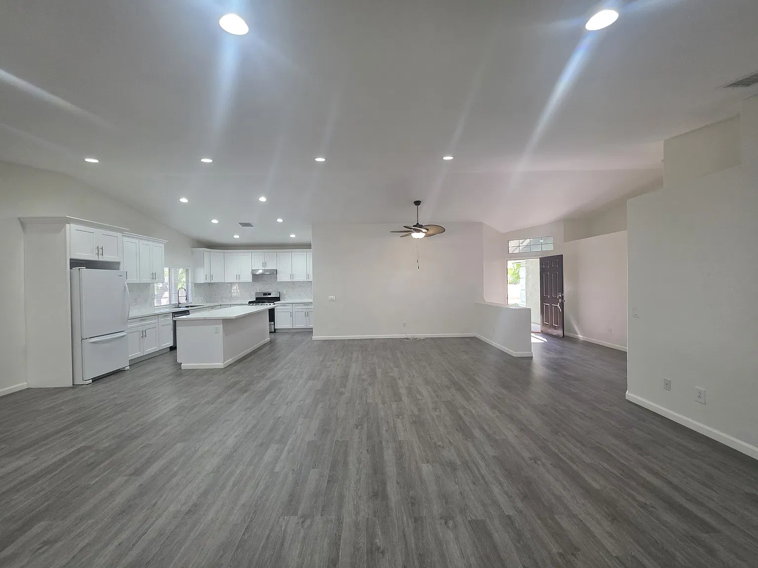 3 bed, 1678 sqft, $3,100 — Photo 3