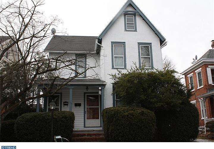 2nd image of 216 Marshall St