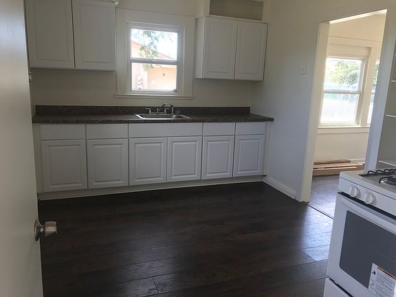 3rd image of 415 N Green St