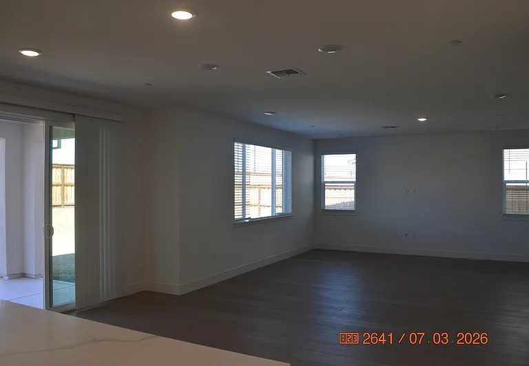 228 W Volta St — Photo 5