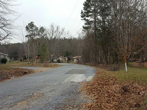 4th image of 120 Hillside Cir