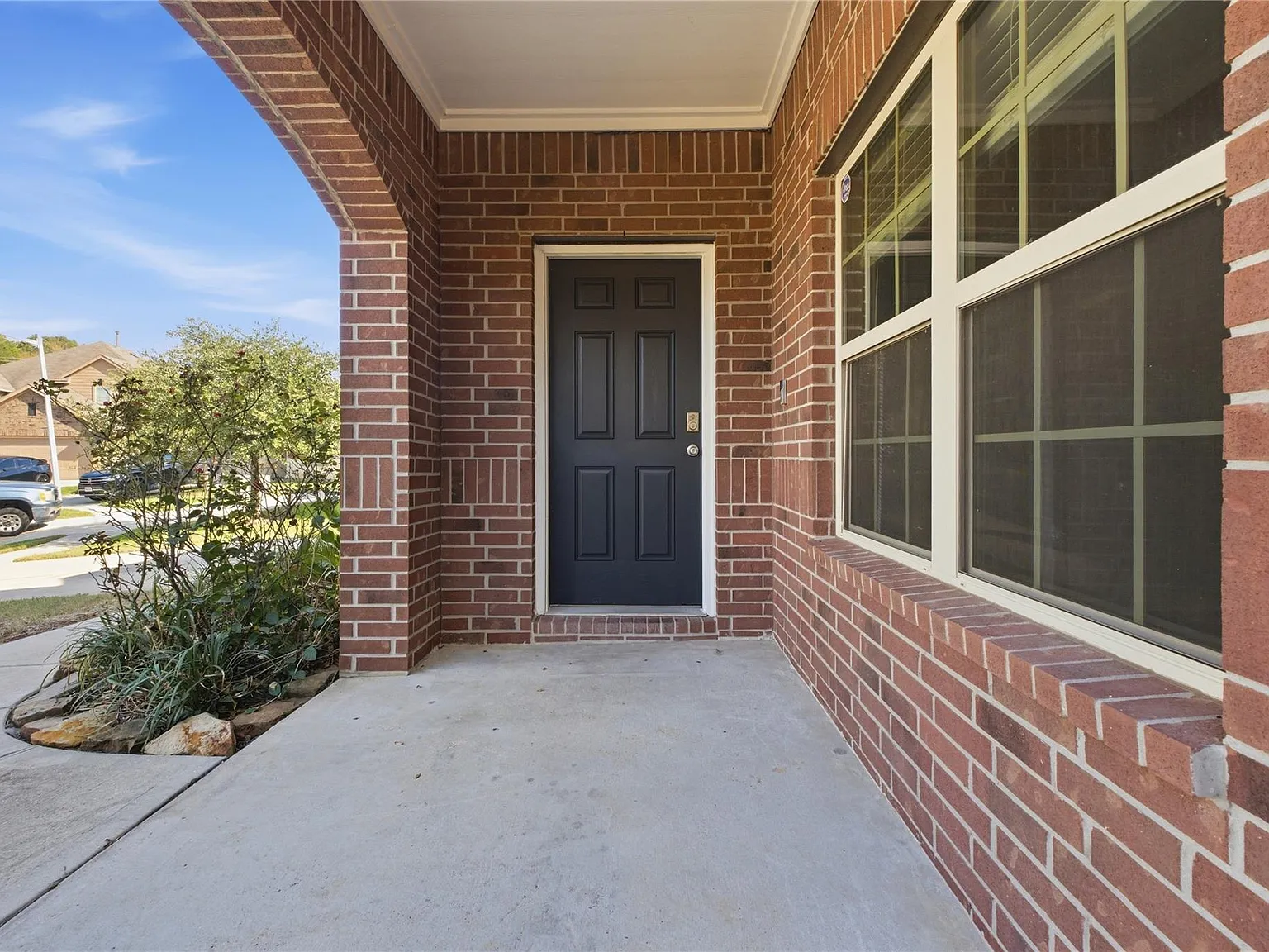 5 bed, 2.5 bath, 2430 sqft, $2,650 — Photo 3