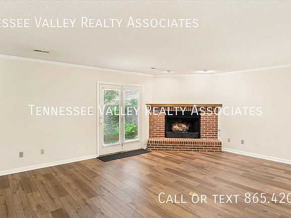 3rd image of 805 Cedar Ln #B6