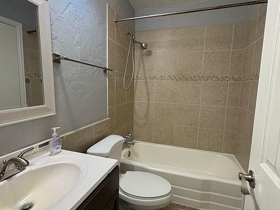 5th image of 3310 Western Dr
