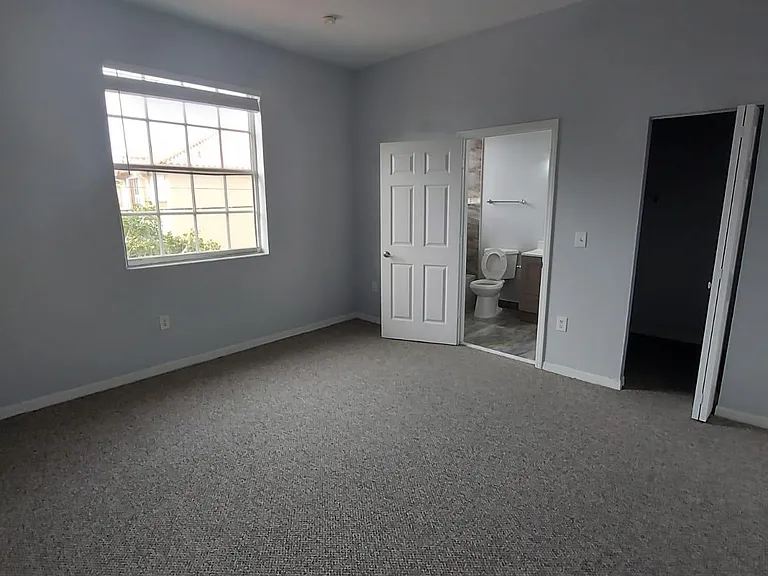 2314 Johnson St #12 — Photo 12