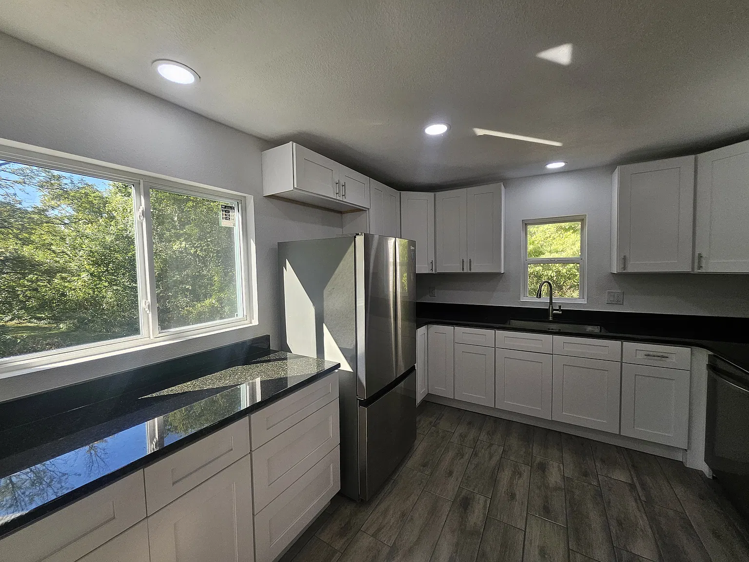 3 bed, 1445 sqft, $1,700 — Photo 2