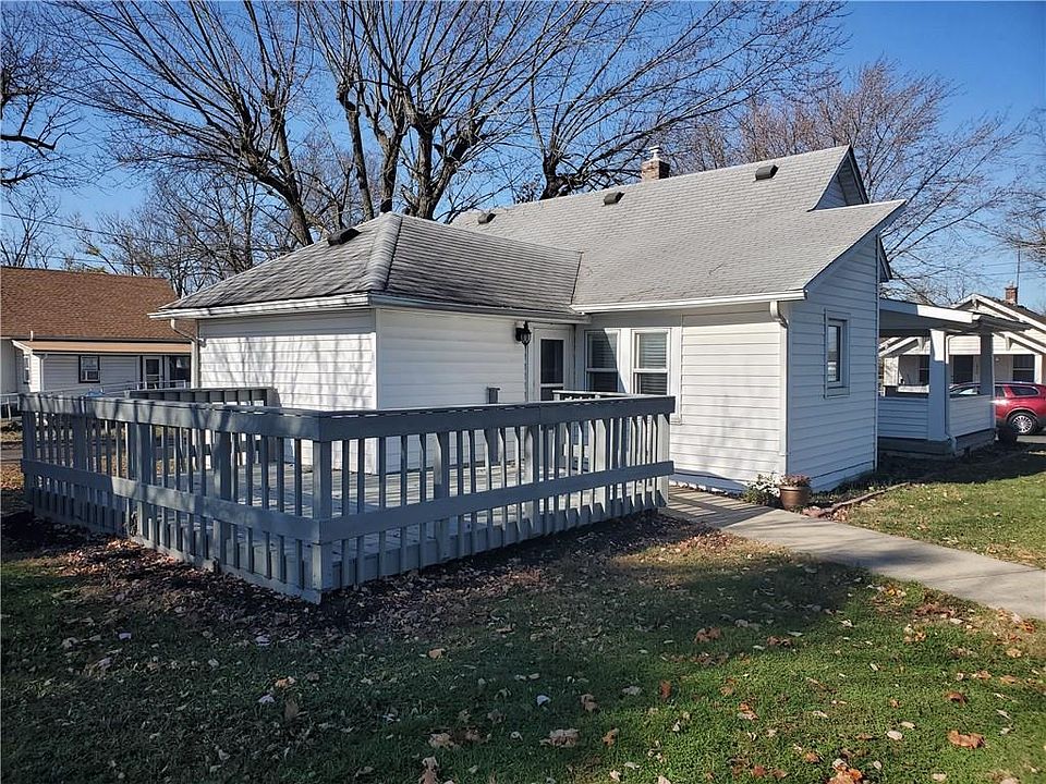 2nd image of 14613 W 3rd St