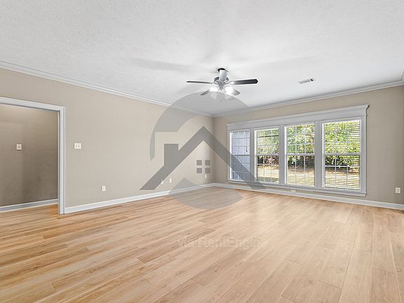 2nd image of 3005 Plateau Dr