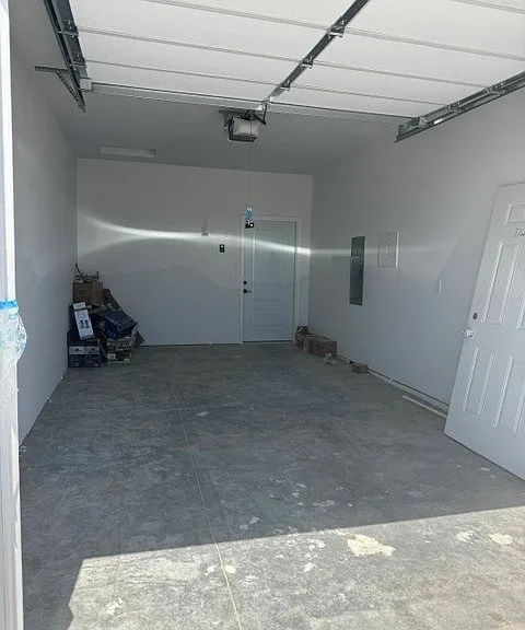 1 Car Garage