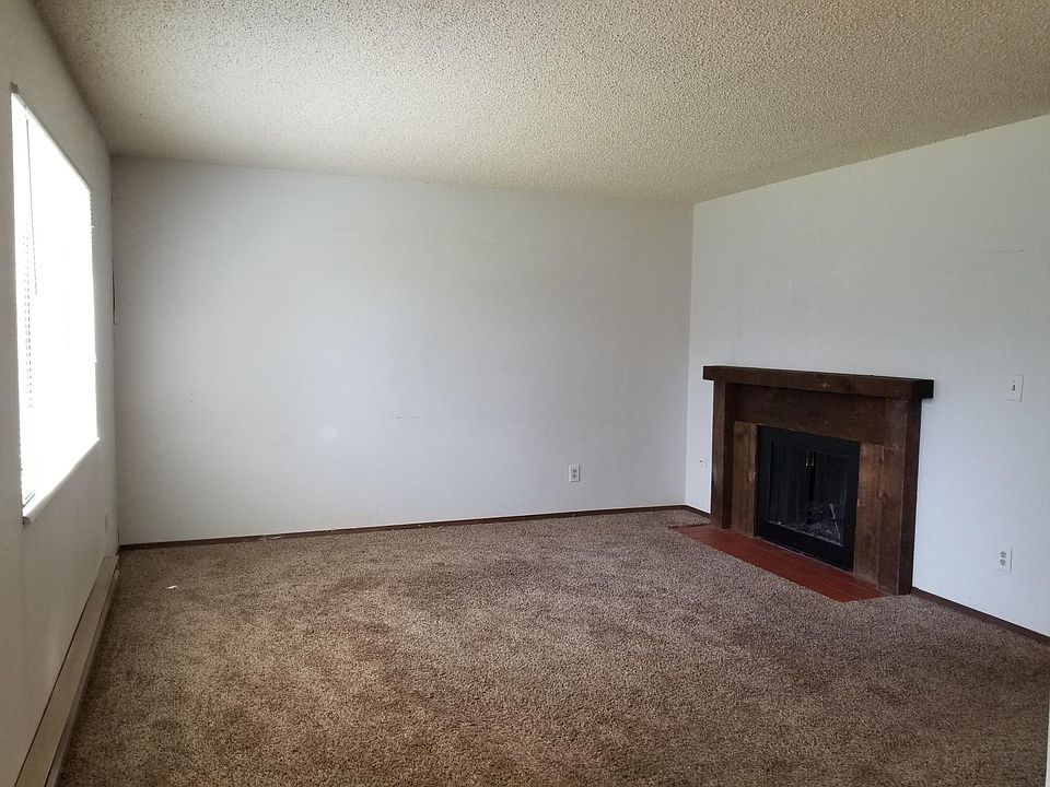 2nd image of 925 Columbia Road 431