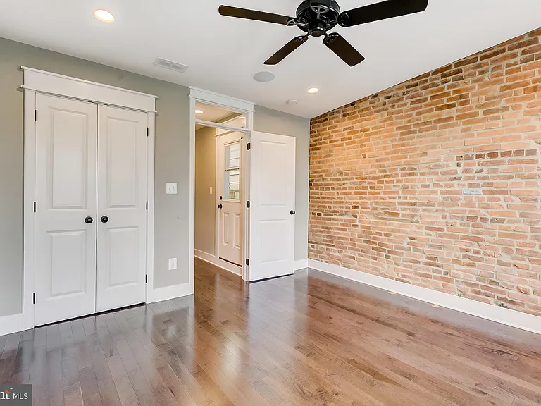 715 S Conkling St — Photo 16