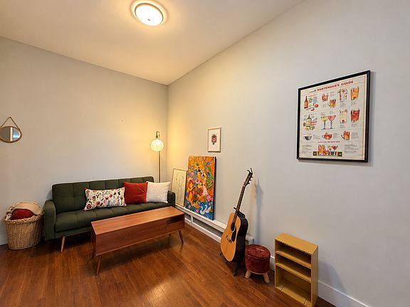 5th image of 838 Jefferson Ave APT 4R