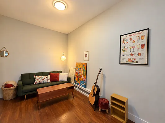 Living room, photo 2