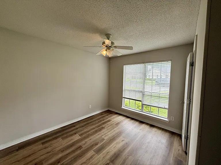 854 Louise Ave — Photo 19