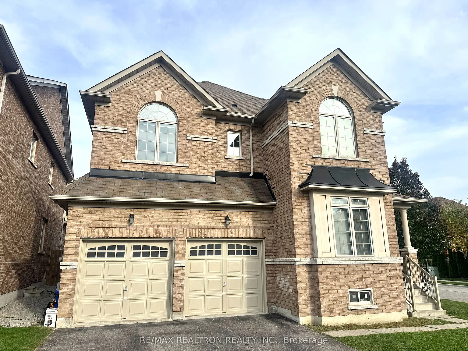 4 bed, $3,750 — Photo 1