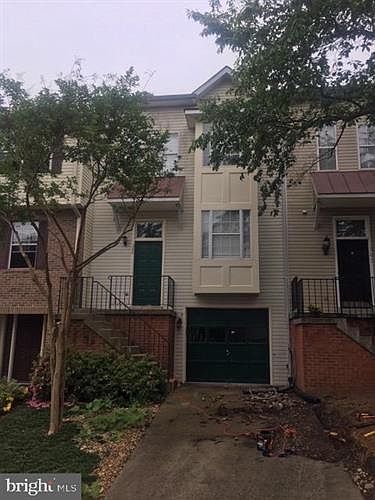 1st image of 305 Shaw Ct
