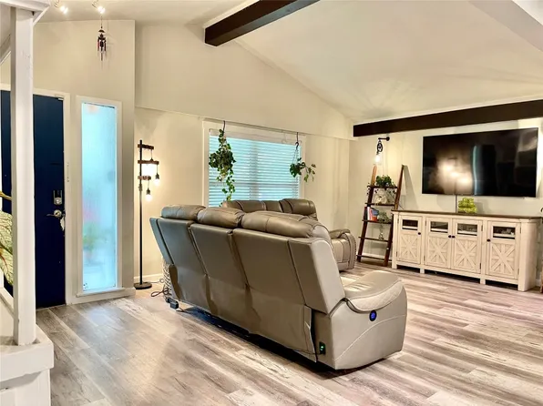 3007 Tanglewood Dr, Commerce, TX 75428