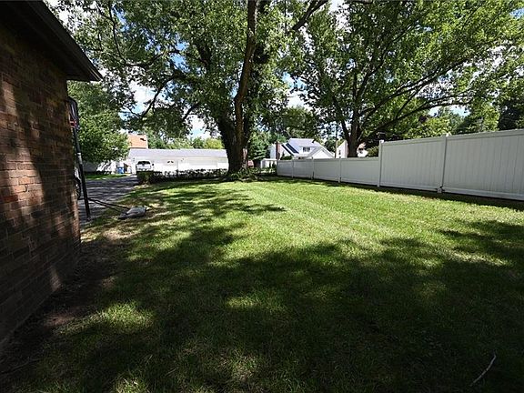 5th image of 132 E McKinley Way