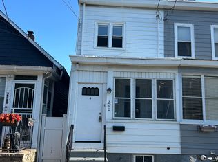 240 Henry St, Hamilton, NJ 08611