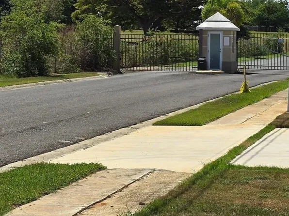 C 3 Ave, Isabela, PR 00662