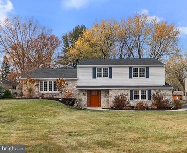34 Dutch Dr, Holland, PA, 18966