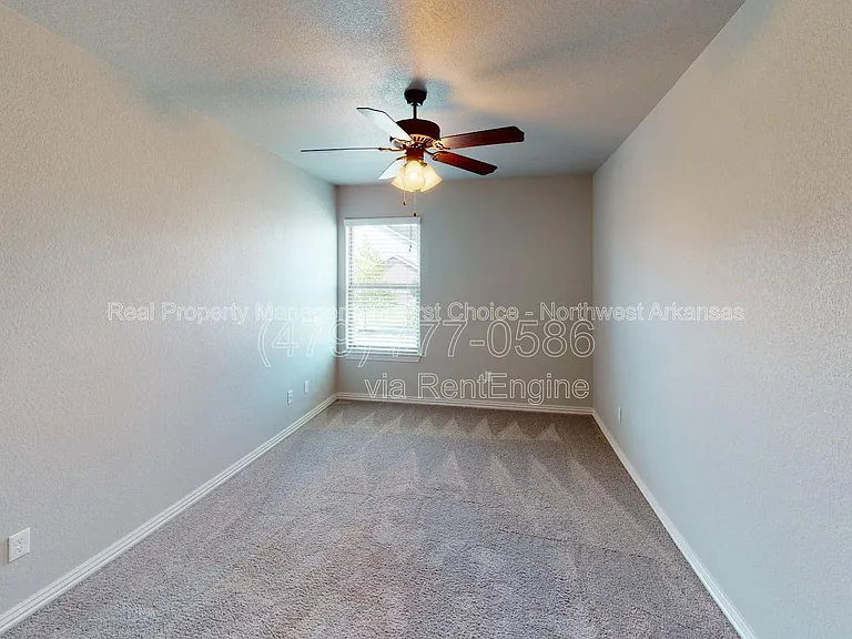 2702 W Kilimanjaro Way — Photo 10