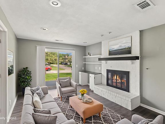 4th image of 10397 Balsam Ln