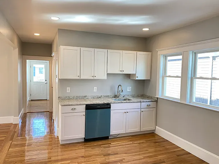 18 Berwick Rd #17B