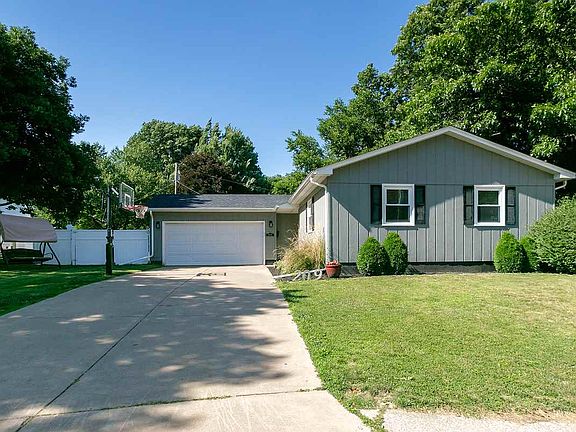 3rd image of 209 27th Avenue Ct