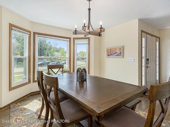 5th image of 3890 Wachtel Dr