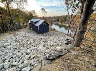 20580 253rd St, Delhi, IA 52223