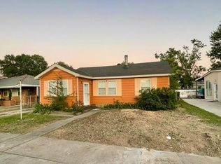 2329 Lyndell Dr, Chalmette, LA 70043