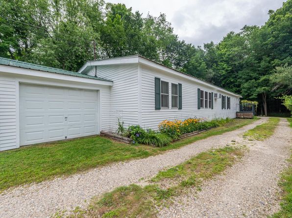 75 Roberts Road, Manchester, VT 05255