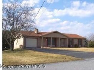 2947 Jefferson Dr, Chambersburg, PA 17201