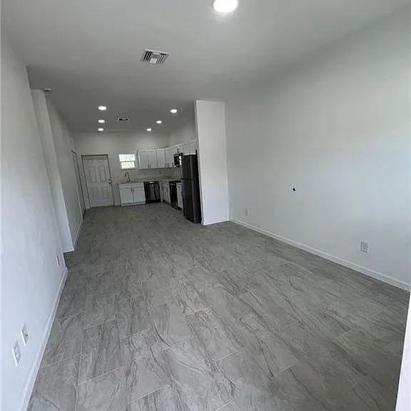 238 E Canal Way NE — Photo 3