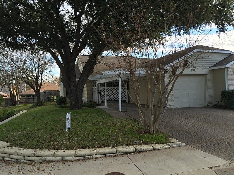 1st image of 2528 Brook Hollow Ct