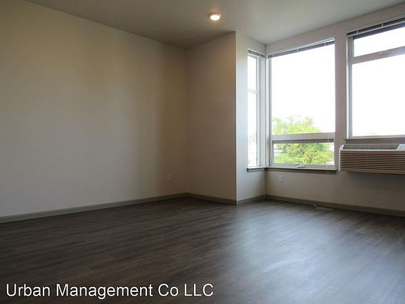 5th image of 321 Legion Way SE #8505975