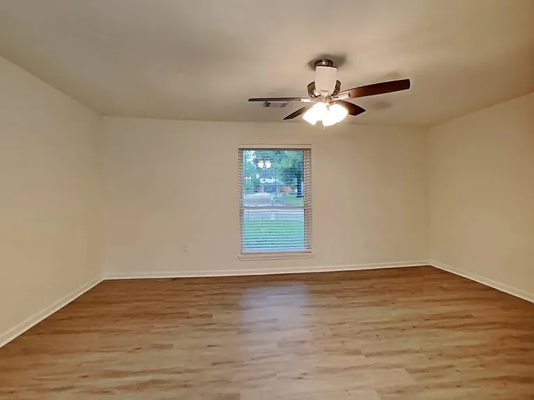 10523 Mills Walk Dr — Photo 8