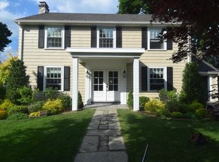 12 Rose Ave, Marblehead, MA 01945