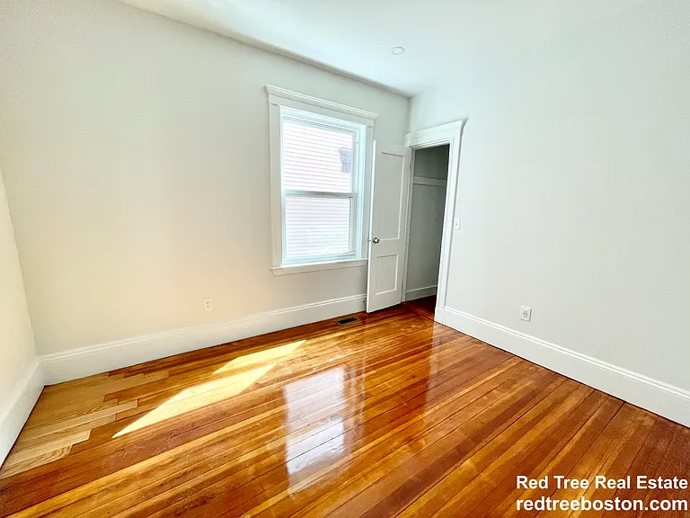 68 Bakersfield St #2 — Photo 15