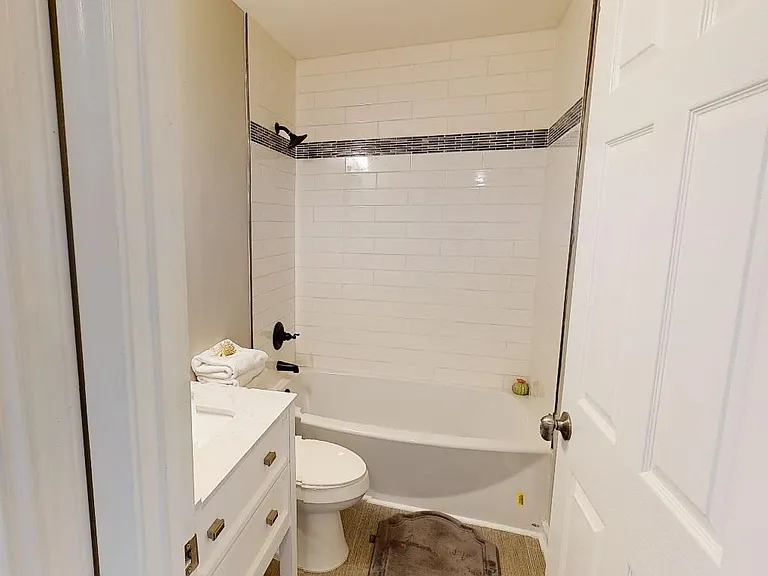 624 Oleander Rd — Photo 14