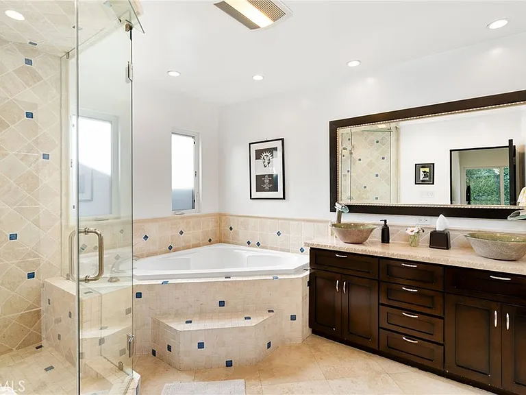 5541 Matilija Ave — Photo 23