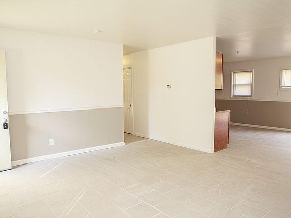 5th image of 326 Stubbs Dr