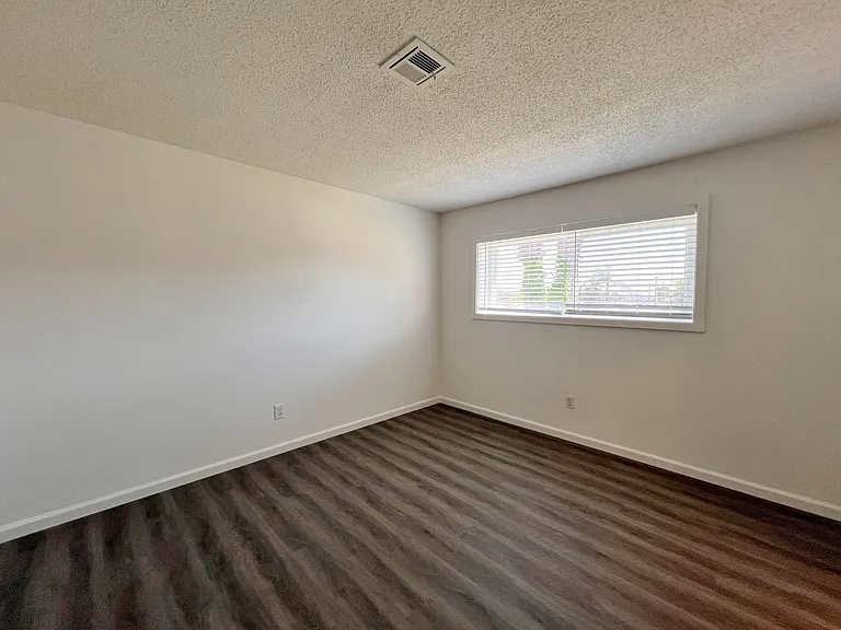 7312 Volta Ct — Photo 18