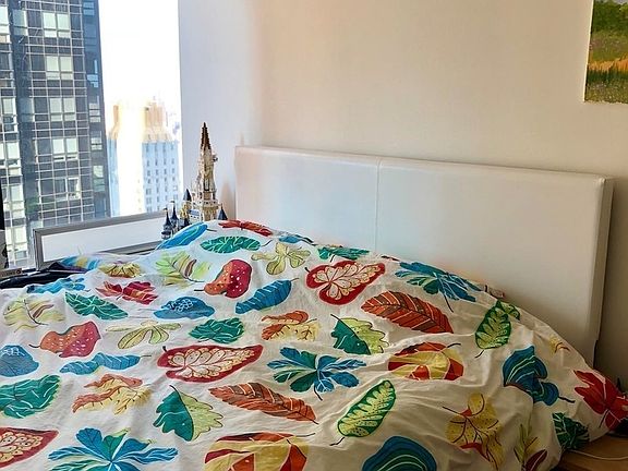5th image of 150 W 56th St APT 4206