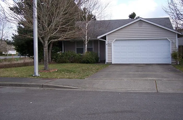 3 bed, 1300 sqft, $2,395 — Photo 4