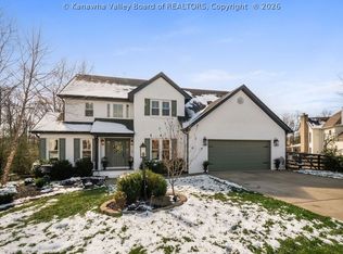 4 Greenbrier Ave, Hurricane, WV 25526