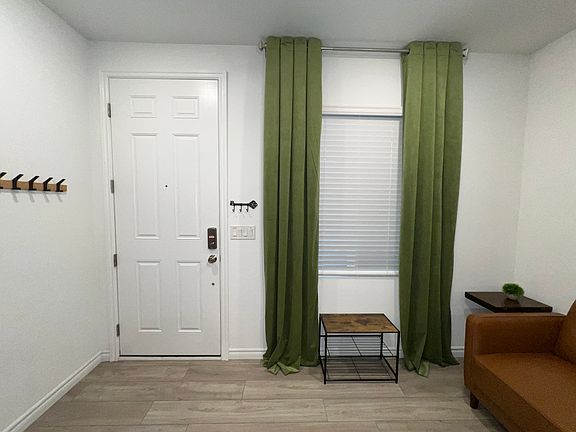4th image of 3913 Snow Fawn Ave #2