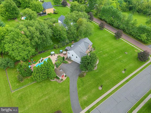 3rd image of 4144 Saddlebrook Rd