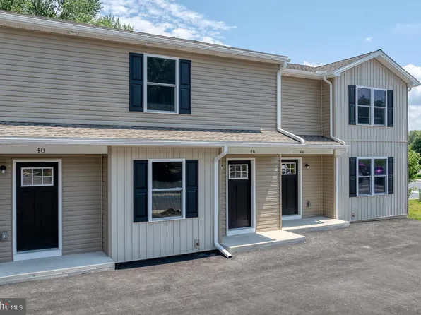 46 Petersburg Ln, Duncannon, PA 17020